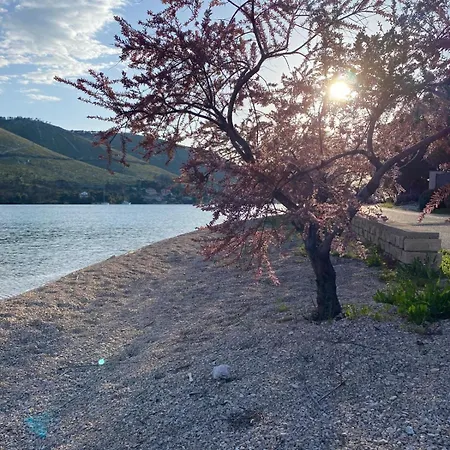 Mobilna Kucica Emma - Grebastica, Kamp Vala *