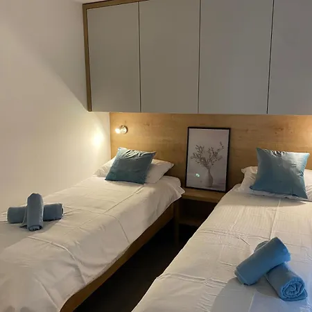 مكان تخييم Mobilna Kucica Emma - Grebastica, Kamp Vala *