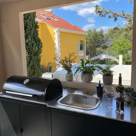 Mobilna Kucica Emma - Grebastica, Kamp Vala مكان تخييم