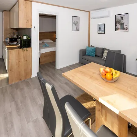 Mobilna Kucica Emma - Grebastica, Kamp Vala Кемпинг *