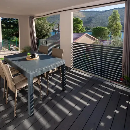 Campeggio Mobilna Kucica Emma - Grebastica, Kamp Vala *